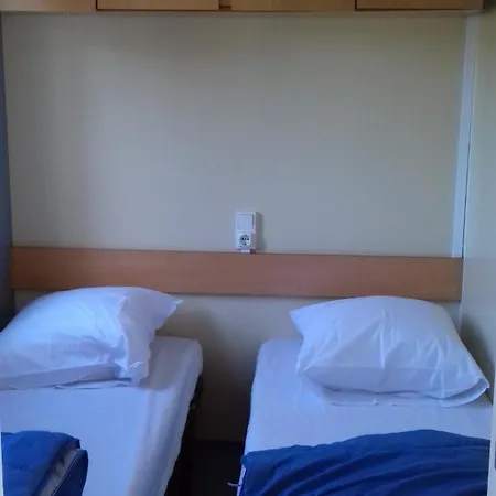 De La Buge Kamp alanı