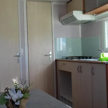 De La Buge Kamp alanı *